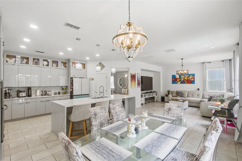 For Sale: $520,000 (4 beds, 3 baths, 2620 Square Feet)
