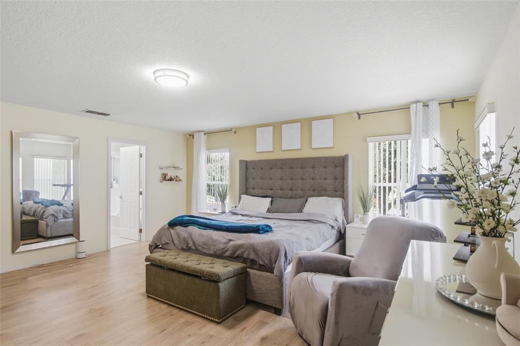 For Sale: $520,000 (4 beds, 3 baths, 2620 Square Feet)