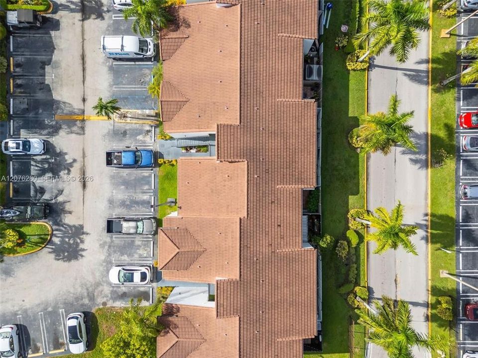 For Sale: $390,000 (2 beds, 2 baths, 970 Square Feet)