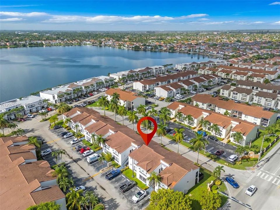 For Sale: $390,000 (2 beds, 2 baths, 970 Square Feet)