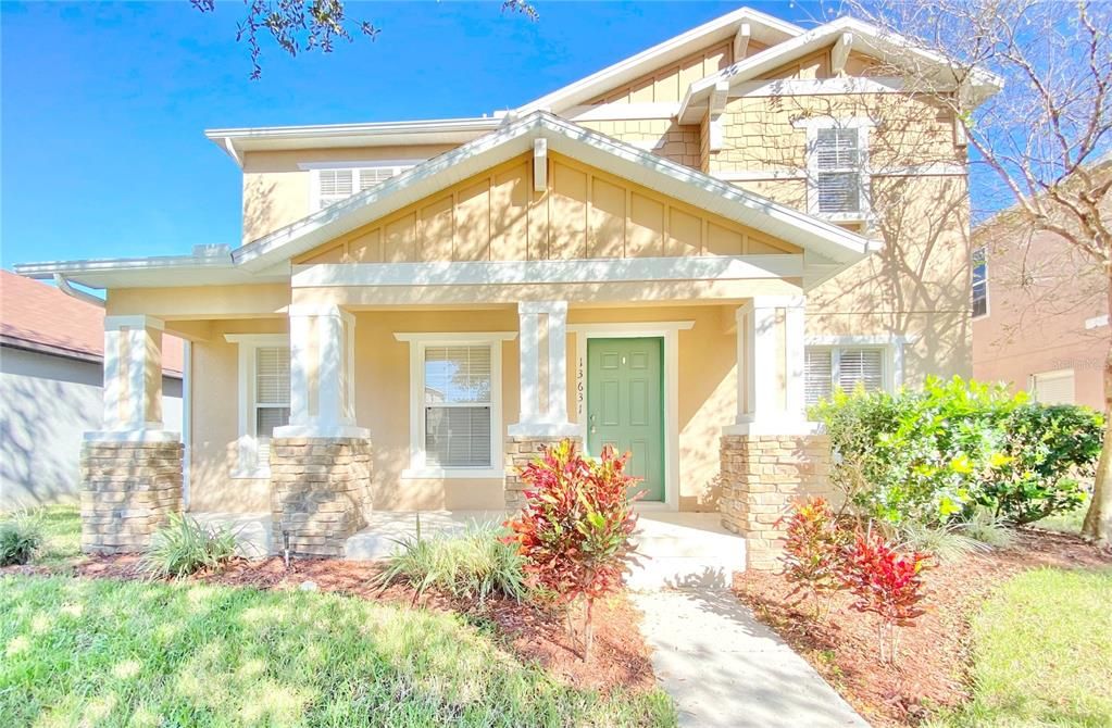 For Rent: $2,700 (3 beds, 2 baths, 2824 Square Feet)