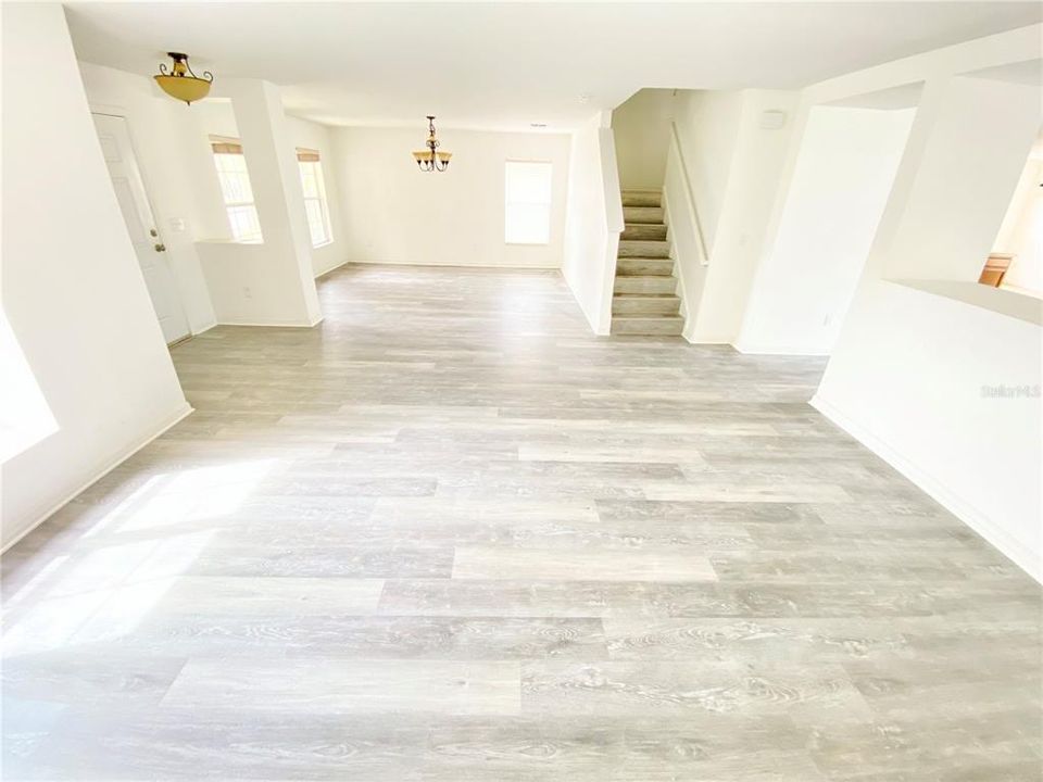 For Rent: $2,700 (3 beds, 2 baths, 2824 Square Feet)