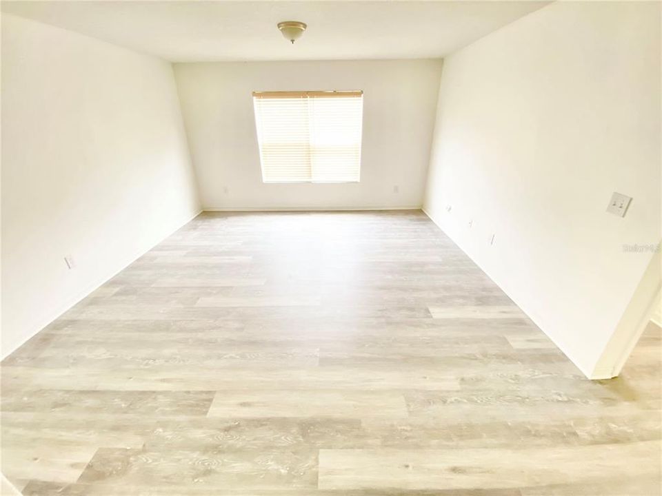 For Rent: $2,700 (3 beds, 2 baths, 2824 Square Feet)