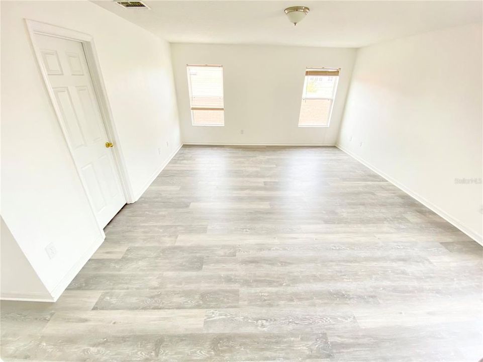 For Rent: $2,700 (3 beds, 2 baths, 2824 Square Feet)