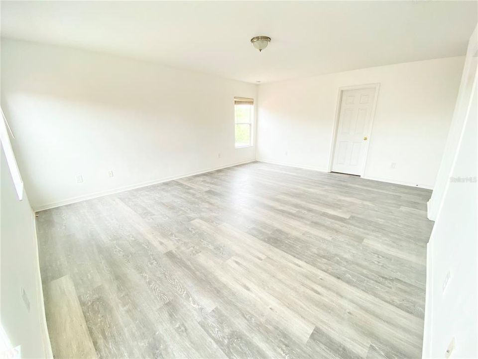 For Rent: $2,700 (3 beds, 2 baths, 2824 Square Feet)
