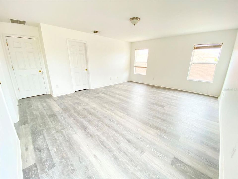 For Rent: $2,700 (3 beds, 2 baths, 2824 Square Feet)
