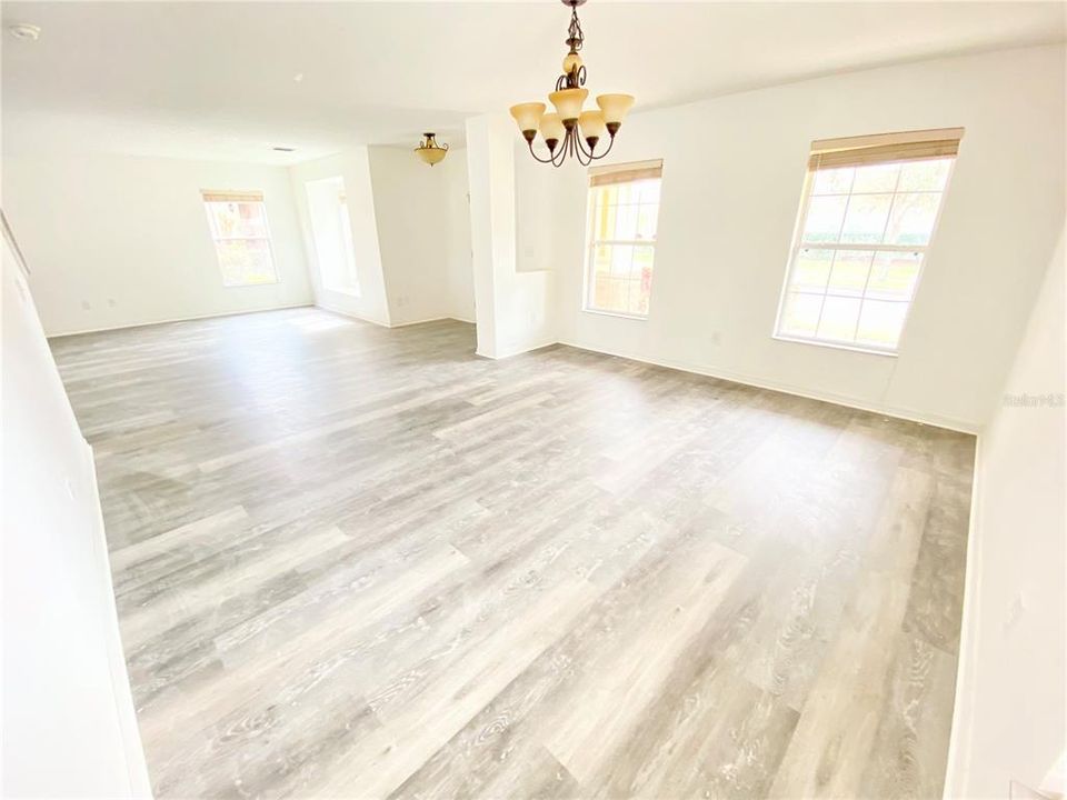 For Rent: $2,700 (3 beds, 2 baths, 2824 Square Feet)