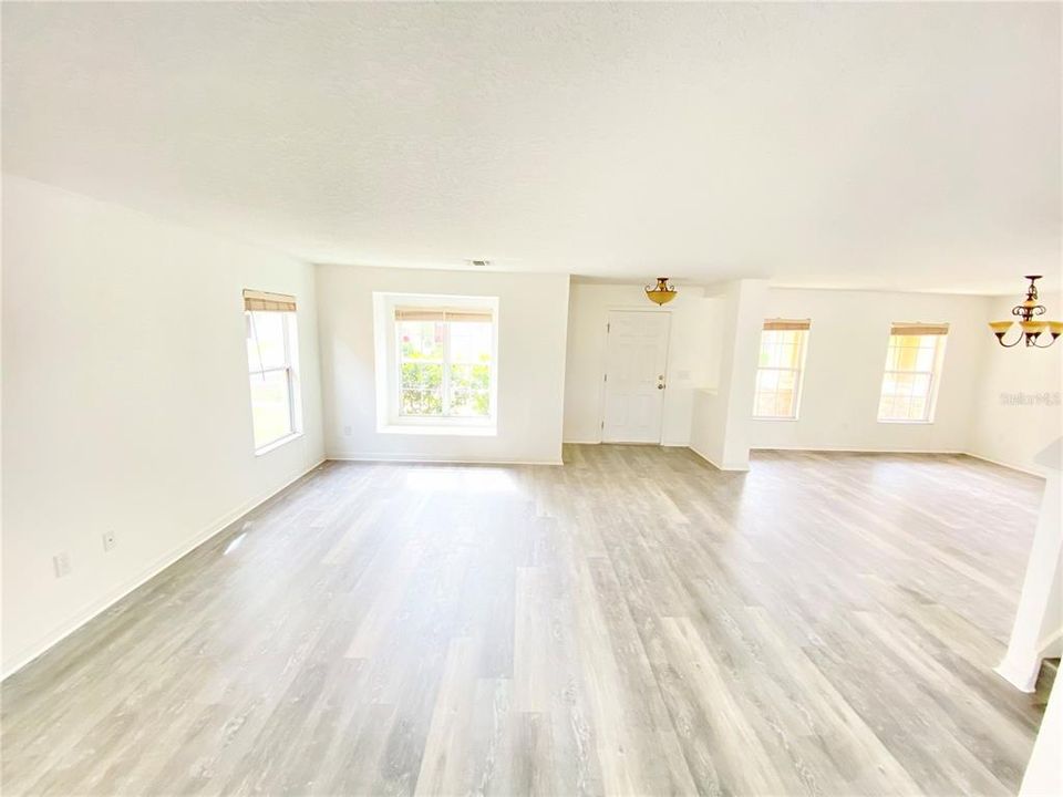 For Rent: $2,700 (3 beds, 2 baths, 2824 Square Feet)