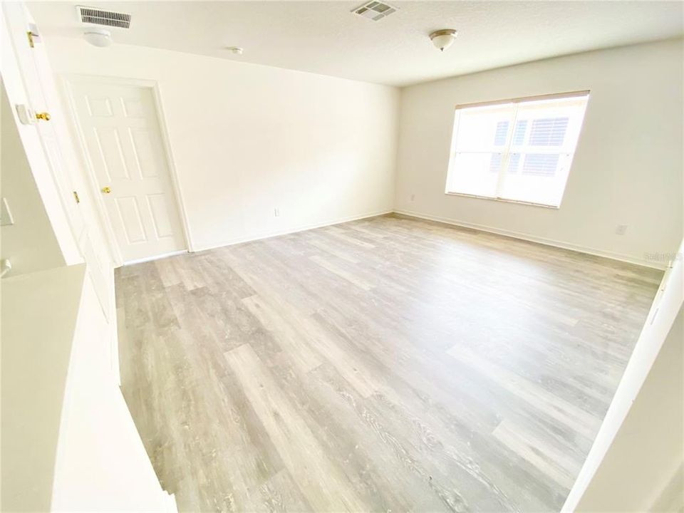 For Rent: $2,700 (3 beds, 2 baths, 2824 Square Feet)