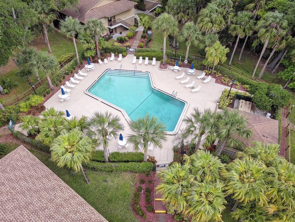 For Sale: $179,900 (2 beds, 2 baths, 897 Square Feet)