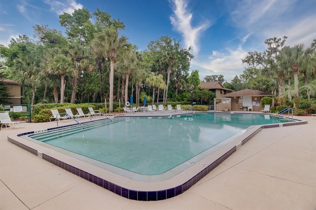 For Sale: $179,900 (2 beds, 2 baths, 897 Square Feet)
