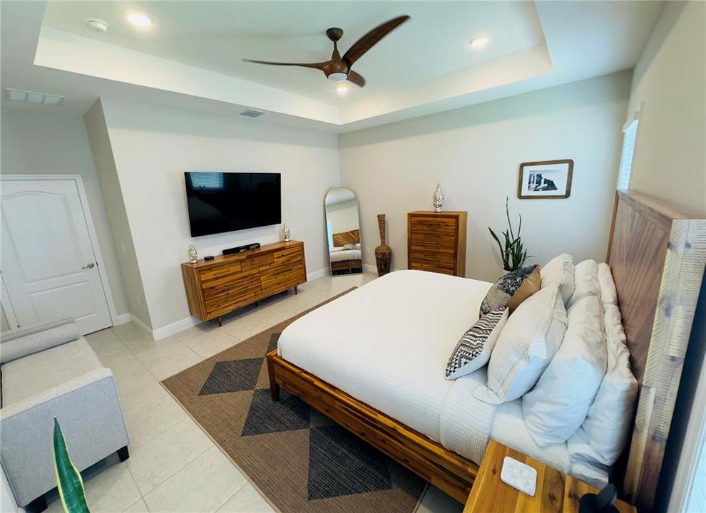 En Venta: $499,900 (3 camas, 3 baños, 2472 Pies cuadrados)