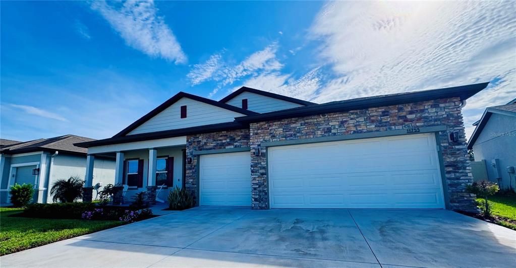 En Venta: $499,900 (3 camas, 3 baños, 2472 Pies cuadrados)