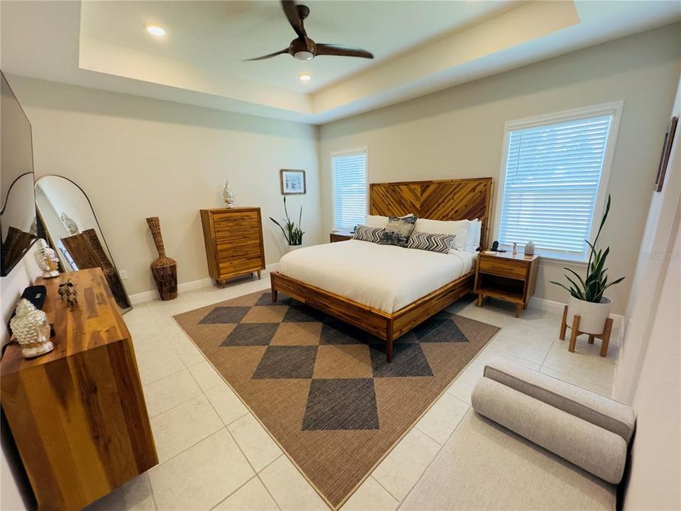 En Venta: $499,900 (3 camas, 3 baños, 2472 Pies cuadrados)