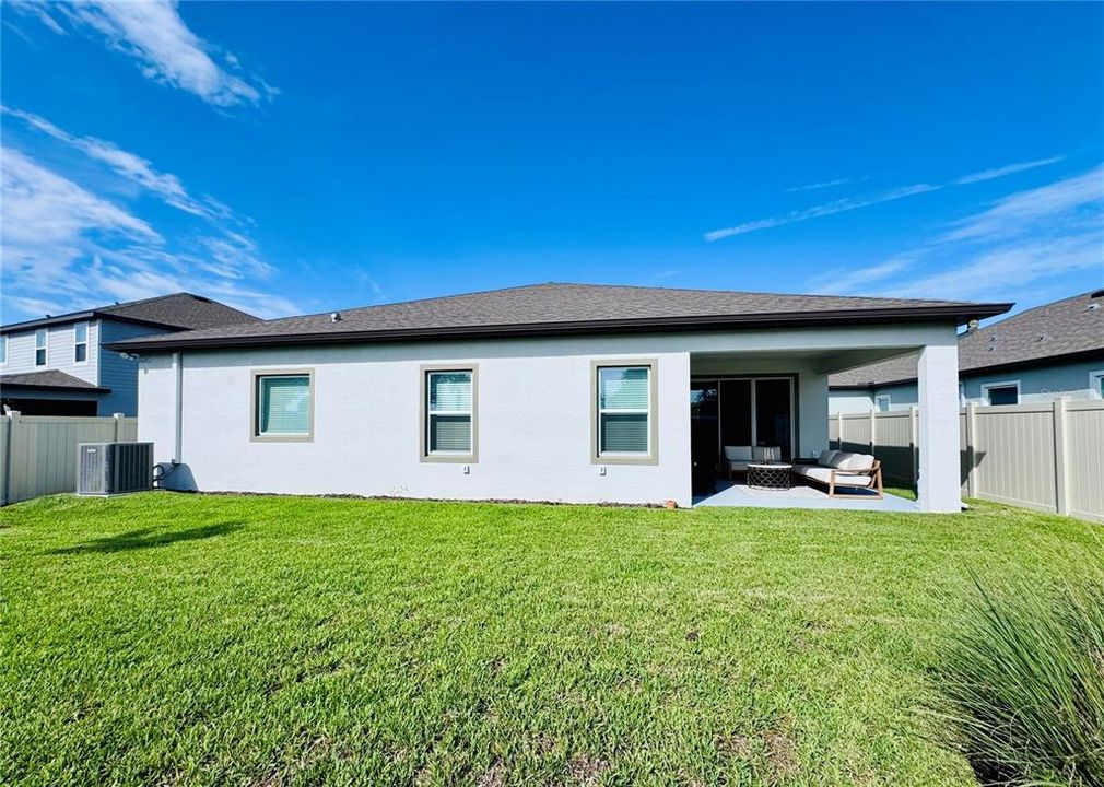 En Venta: $499,900 (3 camas, 3 baños, 2472 Pies cuadrados)