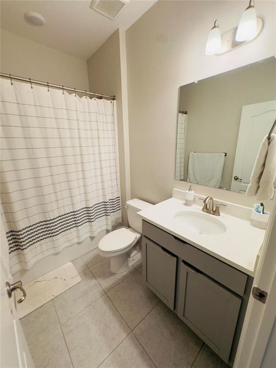 En Venta: $499,900 (3 camas, 3 baños, 2472 Pies cuadrados)