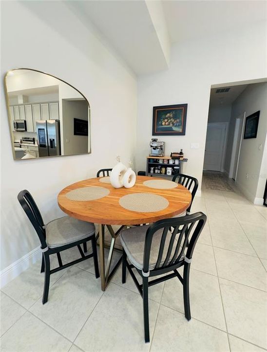 En Venta: $499,900 (3 camas, 3 baños, 2472 Pies cuadrados)