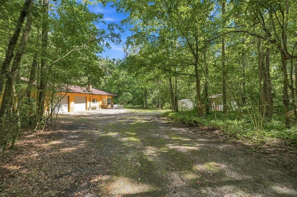 For Sale: $299,900 (1 beds, 1 baths, 930 Square Feet)