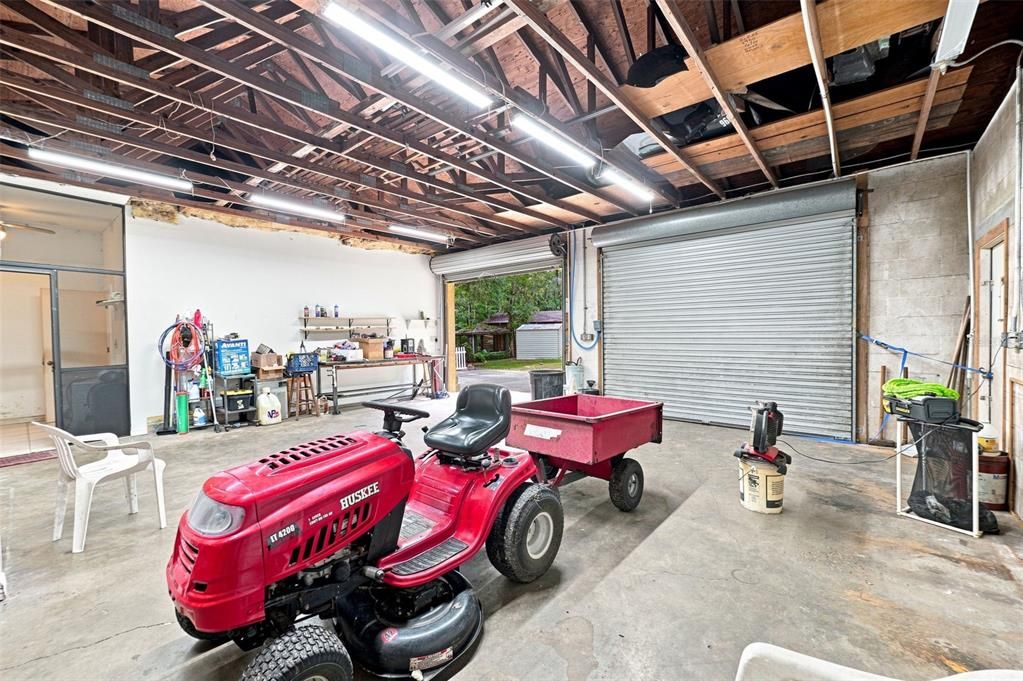 For Sale: $299,900 (1 beds, 1 baths, 930 Square Feet)