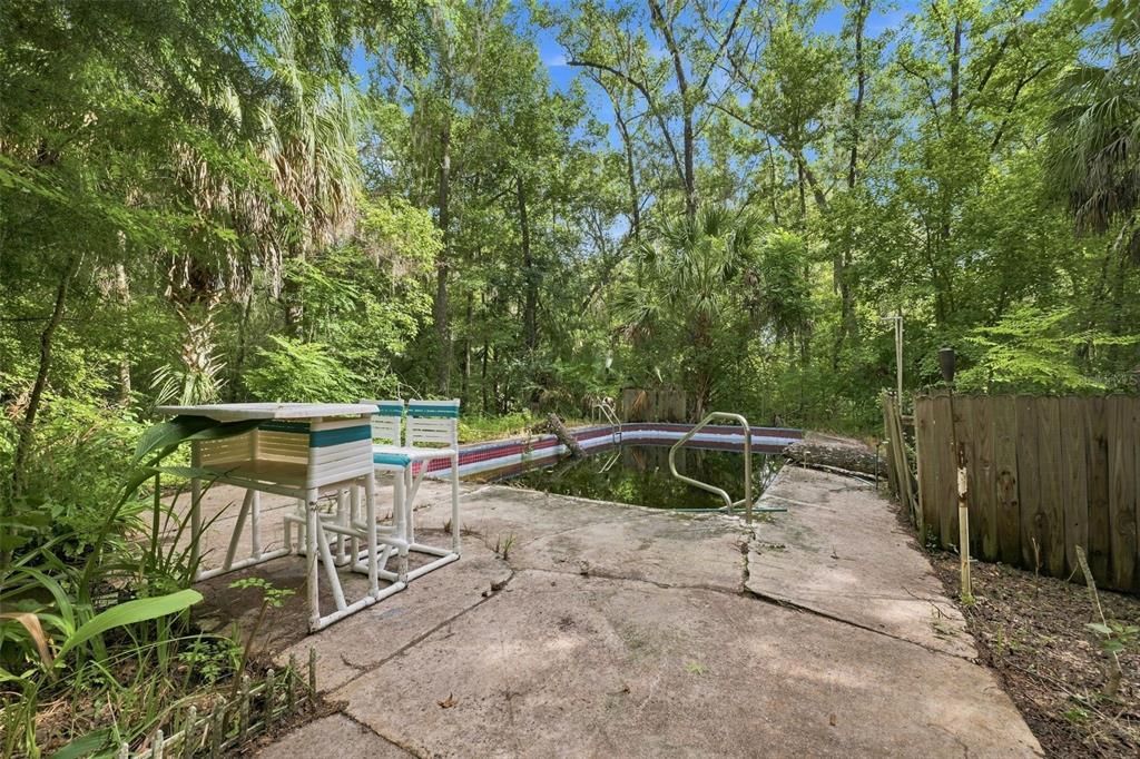 For Sale: $299,900 (1 beds, 1 baths, 930 Square Feet)