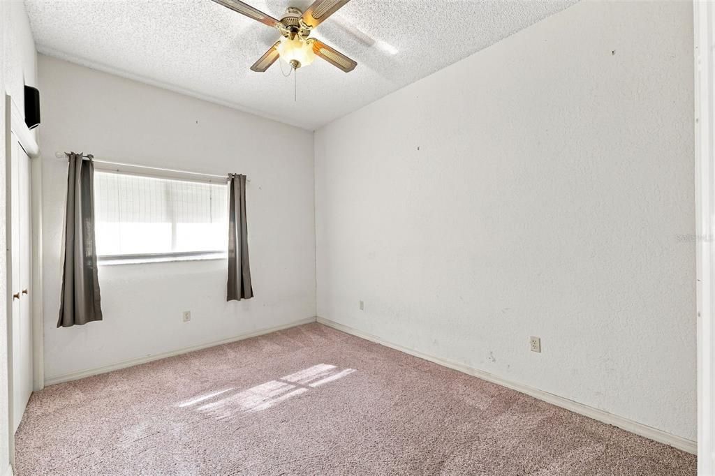 For Sale: $299,900 (1 beds, 1 baths, 930 Square Feet)