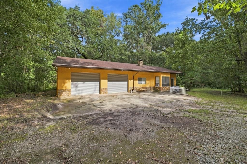 For Sale: $299,900 (1 beds, 1 baths, 930 Square Feet)