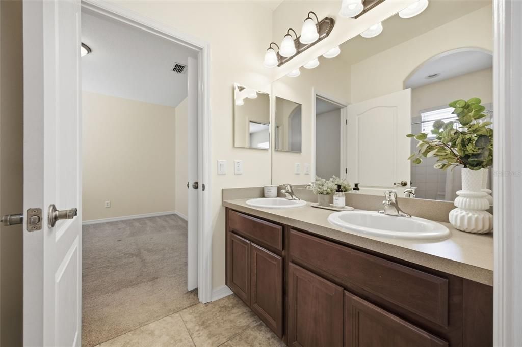 For Sale: $520,000 (5 beds, 4 baths, 3287 Square Feet)