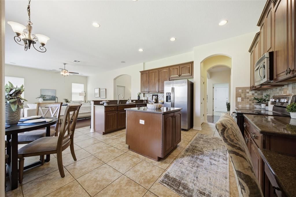 For Sale: $520,000 (5 beds, 4 baths, 3287 Square Feet)