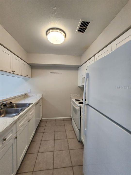 В аренду: $1,695 (2 спален, 2 ванн, 1034 Квадратных фут)