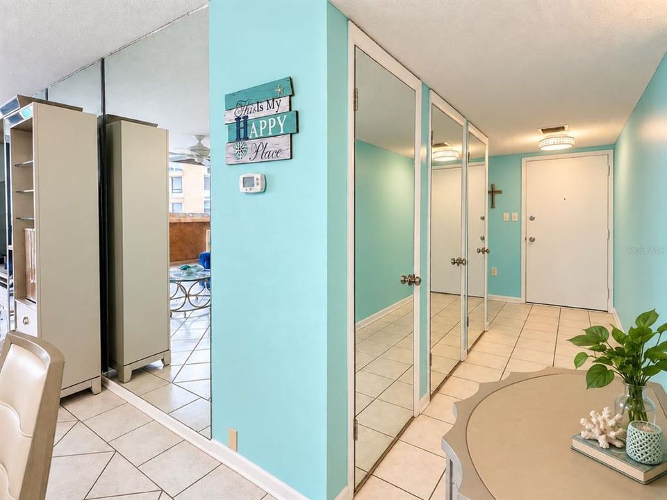 For Sale: $570,000 (2 beds, 2 baths, 1186 Square Feet)