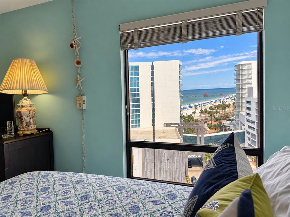 For Sale: $570,000 (2 beds, 2 baths, 1186 Square Feet)