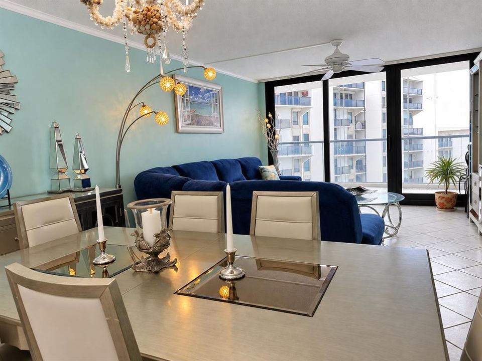 For Sale: $570,000 (2 beds, 2 baths, 1186 Square Feet)