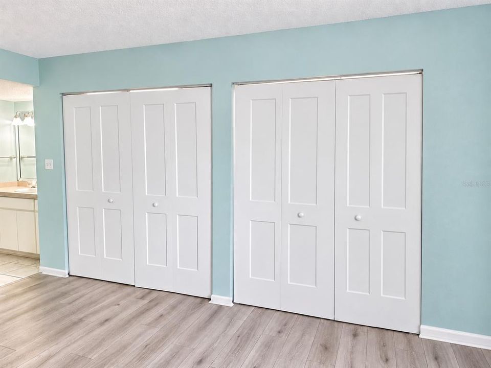 For Sale: $570,000 (2 beds, 2 baths, 1186 Square Feet)