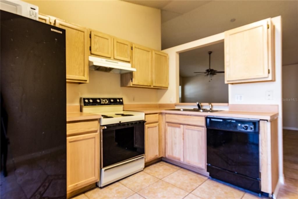 В аренду: $1,995 (3 спален, 2 ванн, 1170 Квадратных фут)