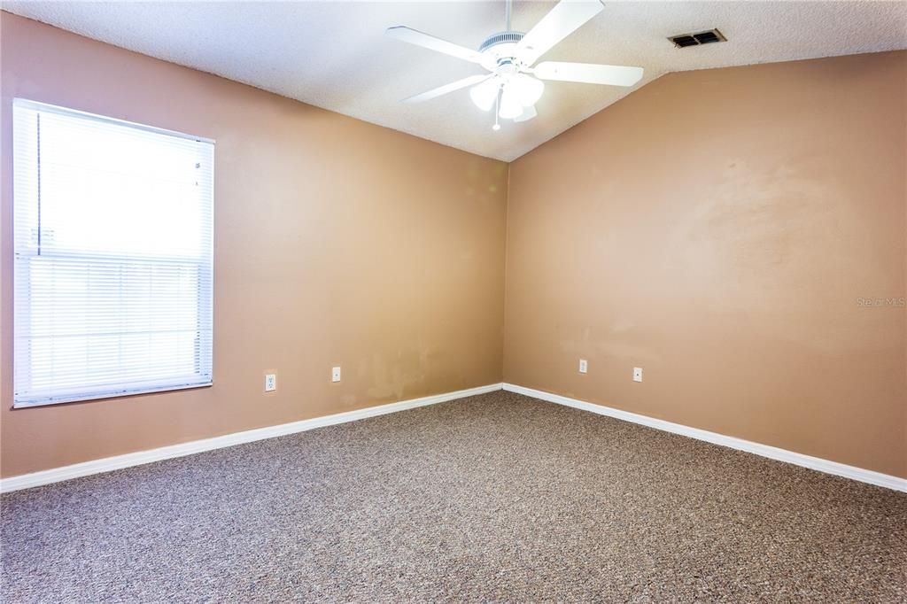 В аренду: $1,995 (3 спален, 2 ванн, 1170 Квадратных фут)