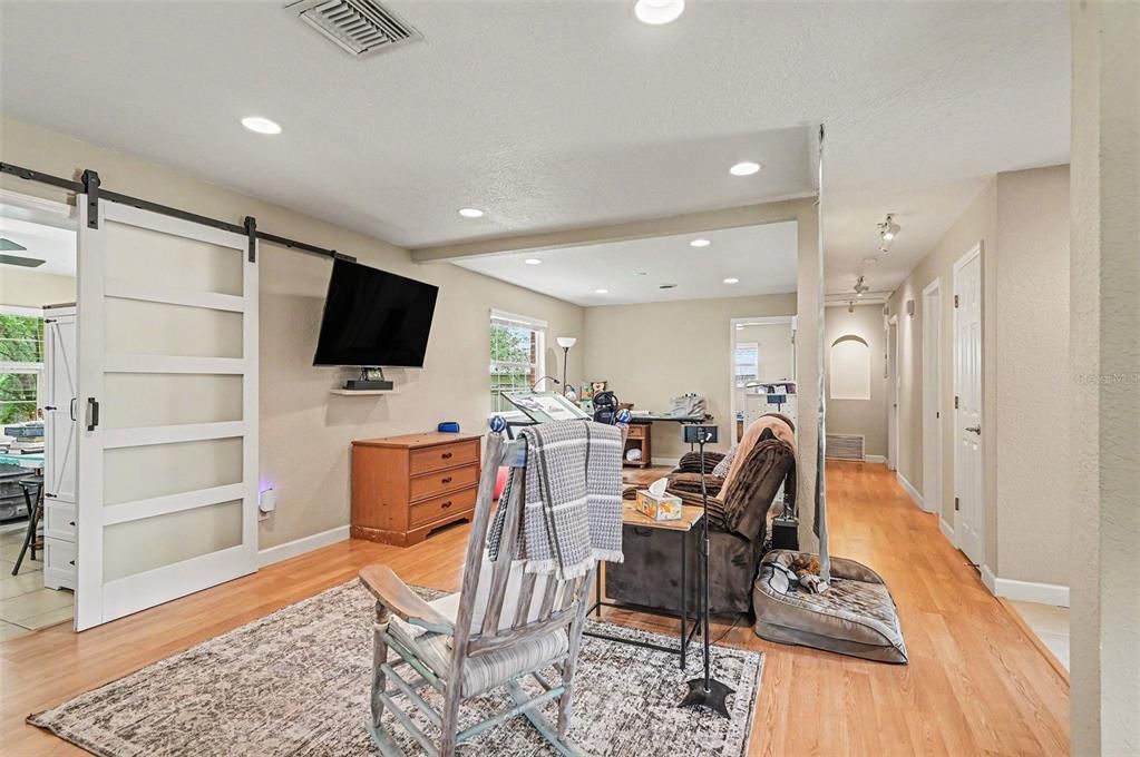 For Sale: $265,000 (3 beds, 1 baths, 1414 Square Feet)