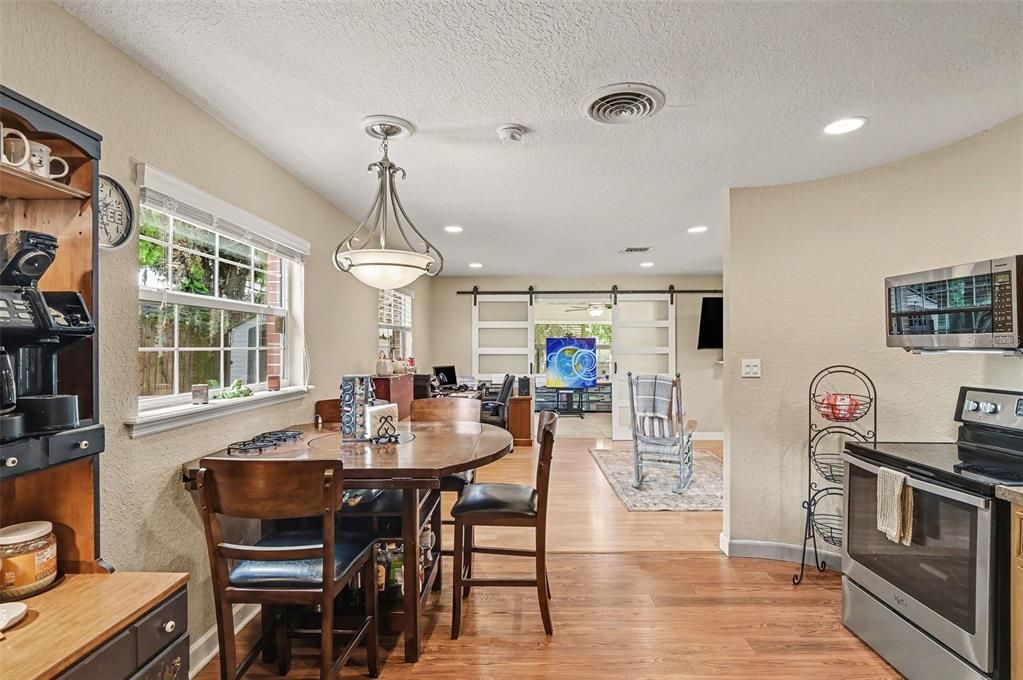 For Sale: $265,000 (3 beds, 1 baths, 1414 Square Feet)