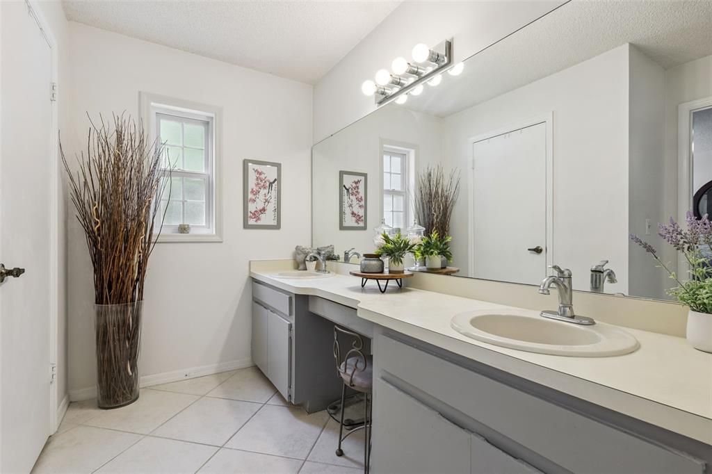 For Sale: $595,000 (4 beds, 2 baths, 2597 Square Feet)