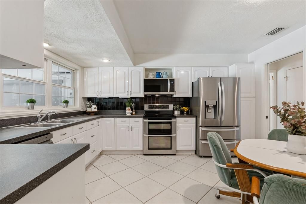 For Sale: $595,000 (4 beds, 2 baths, 2597 Square Feet)