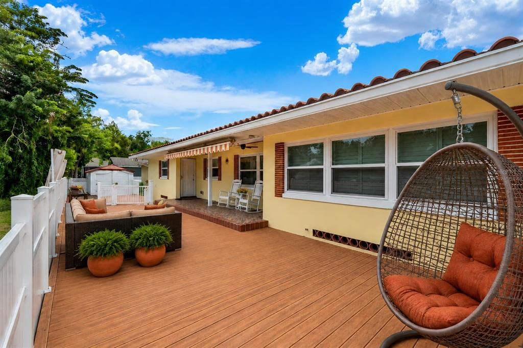 For Sale: $399,900 (3 beds, 3 baths, 1974 Square Feet)