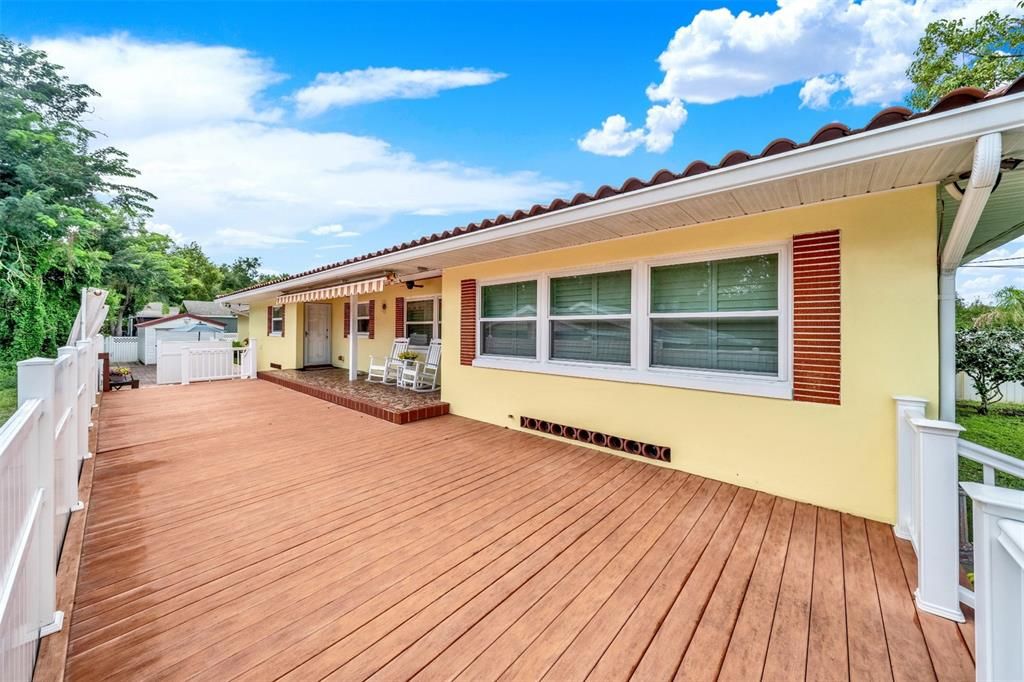 For Sale: $399,900 (3 beds, 3 baths, 1974 Square Feet)