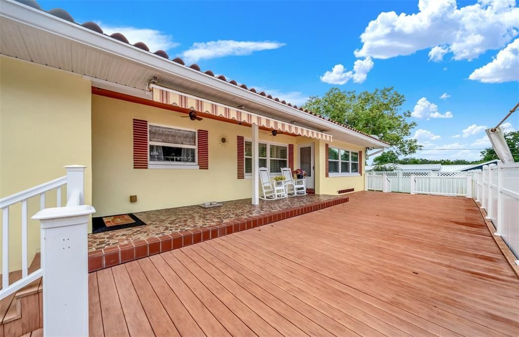 For Sale: $399,900 (3 beds, 3 baths, 1974 Square Feet)