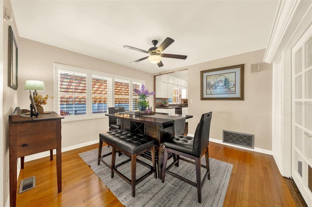 For Sale: $399,900 (3 beds, 3 baths, 1974 Square Feet)