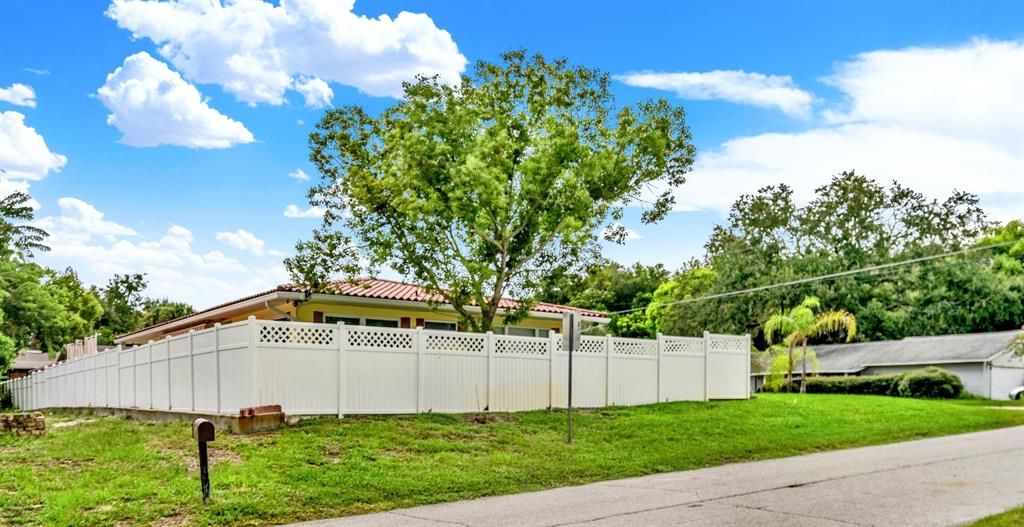 For Sale: $399,900 (3 beds, 3 baths, 1974 Square Feet)