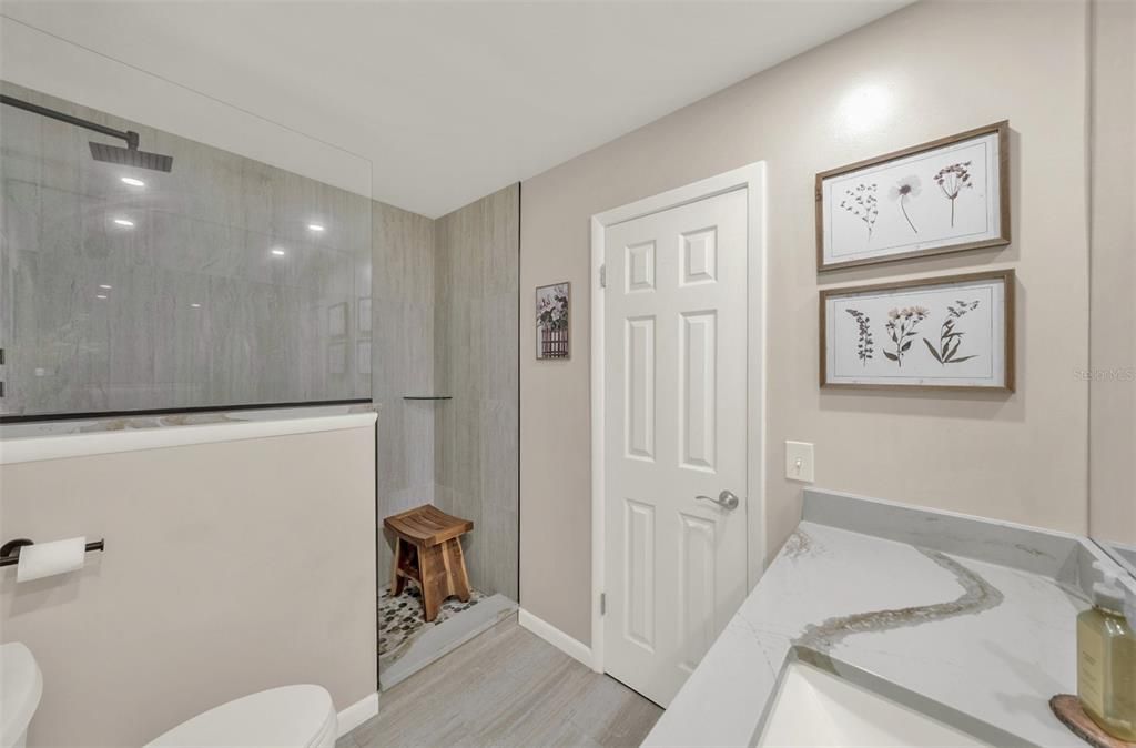 For Sale: $399,900 (3 beds, 3 baths, 1974 Square Feet)