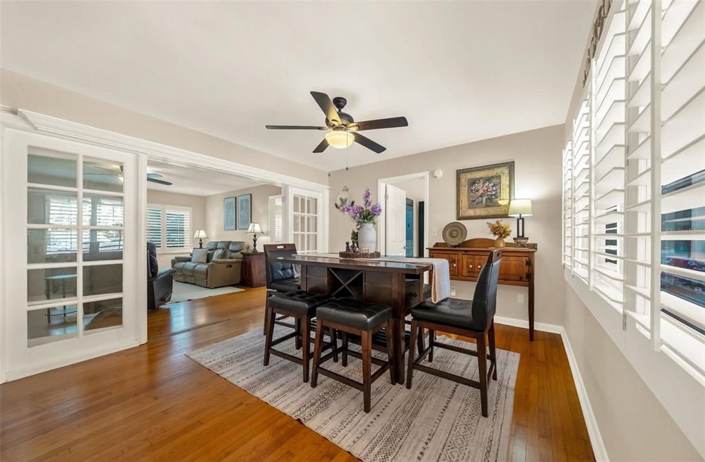 For Sale: $399,900 (3 beds, 3 baths, 1974 Square Feet)