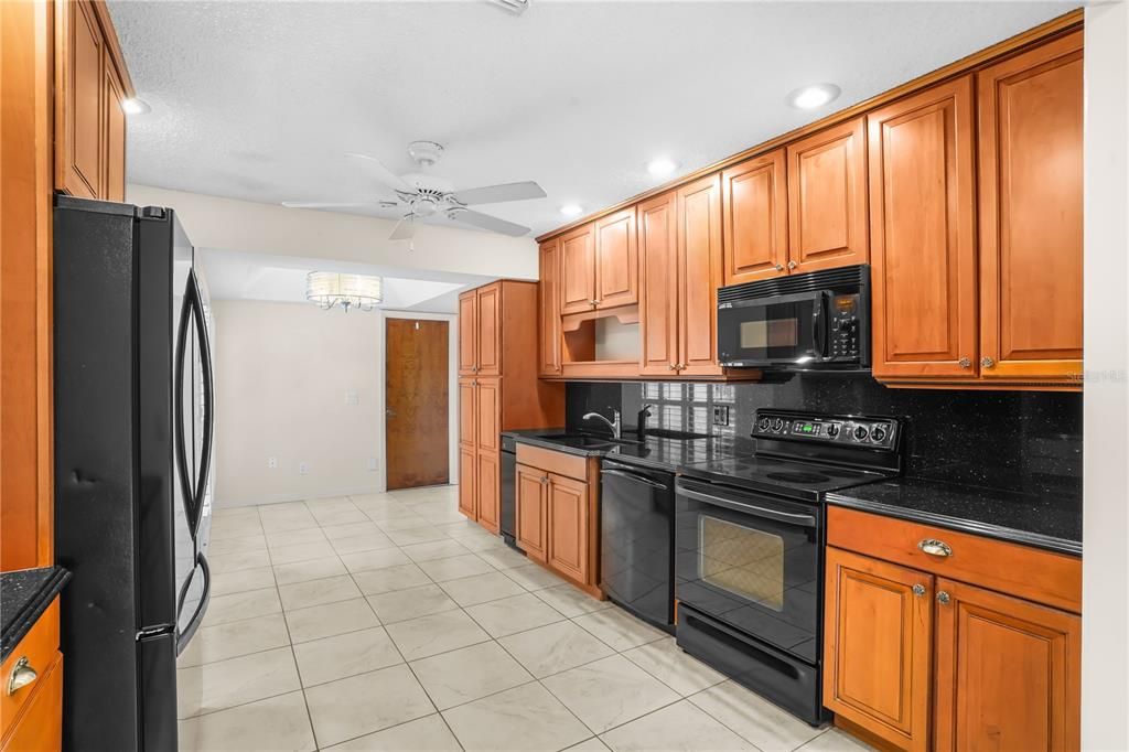 For Sale: $335,000 (2 beds, 2 baths, 1539 Square Feet)