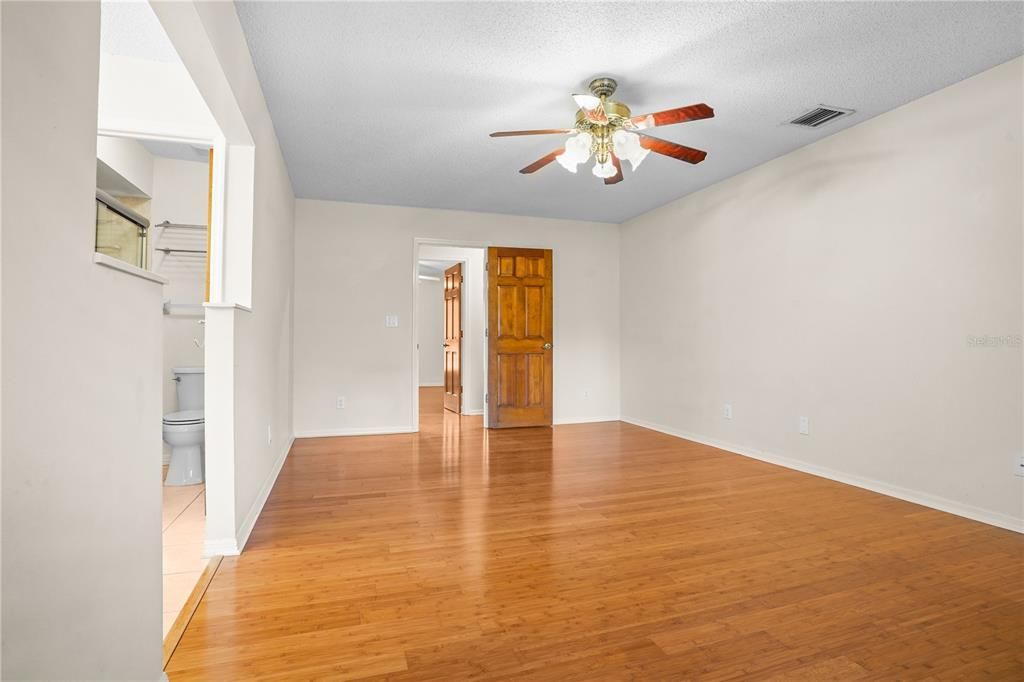 For Sale: $335,000 (2 beds, 2 baths, 1539 Square Feet)