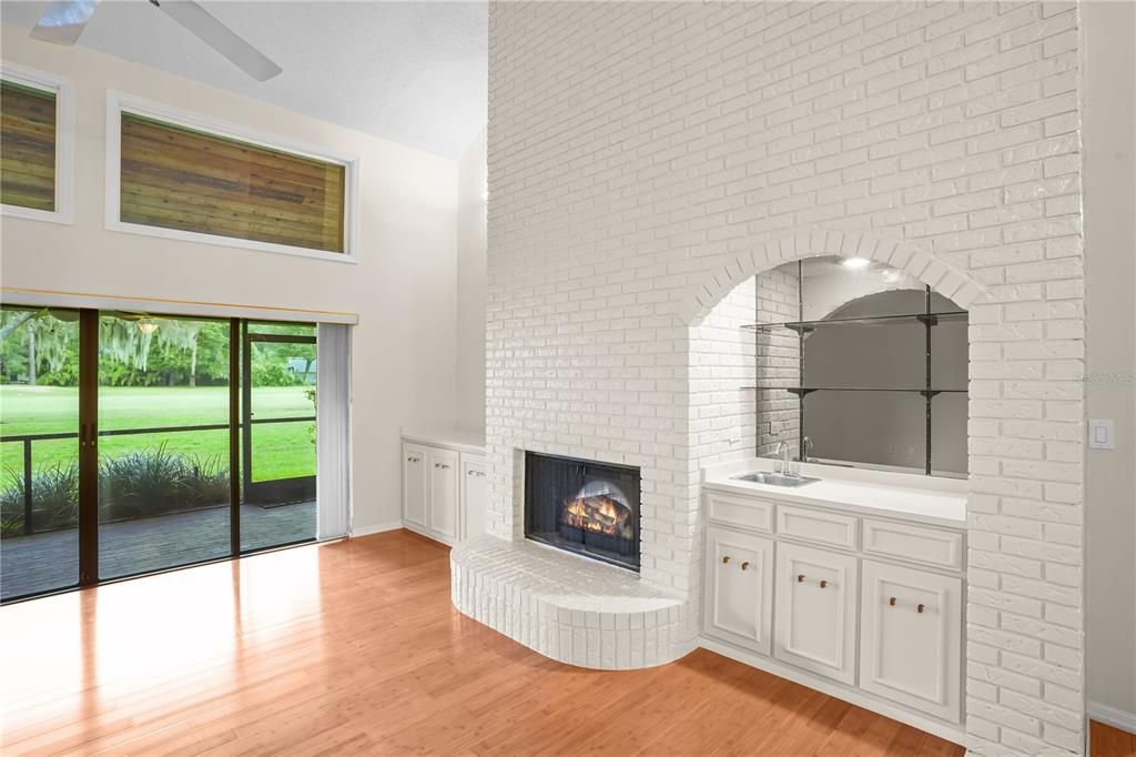 For Sale: $335,000 (2 beds, 2 baths, 1539 Square Feet)