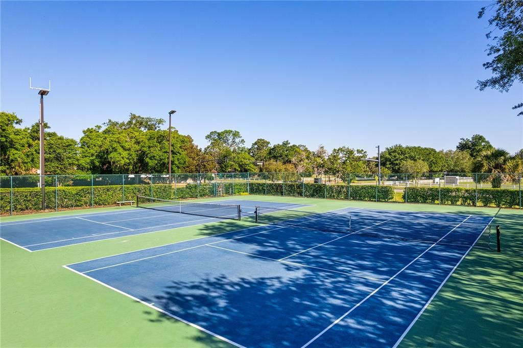For Sale: $335,000 (2 beds, 2 baths, 1539 Square Feet)